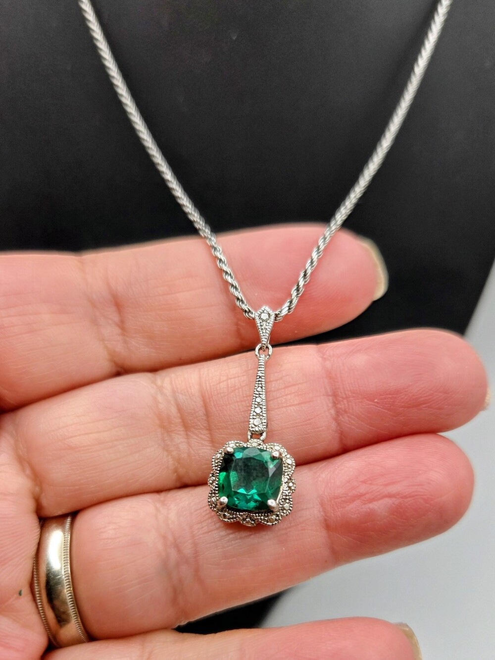 Vintage 925 Sterling Silver Emerald Green Glass Marcasite Art Deco Drop Necklace